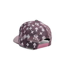 Cargar imagen en el visor de la galería, Gorra con monograma morado de Los Ángeles - Snapback