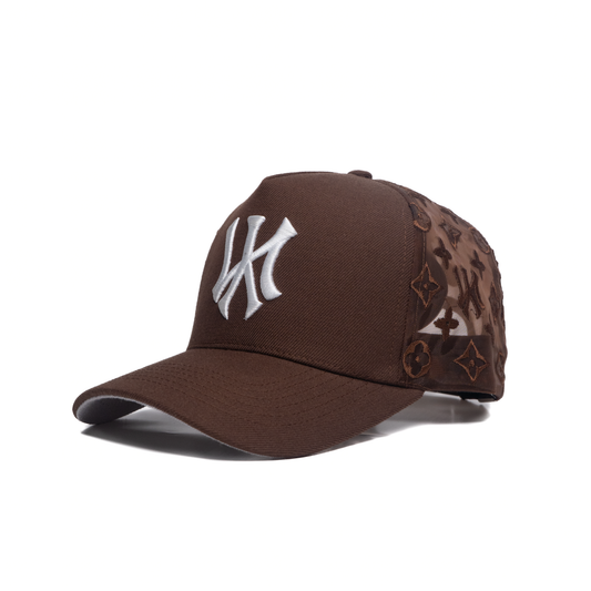 Gorra snapback marrón con monograma de NY